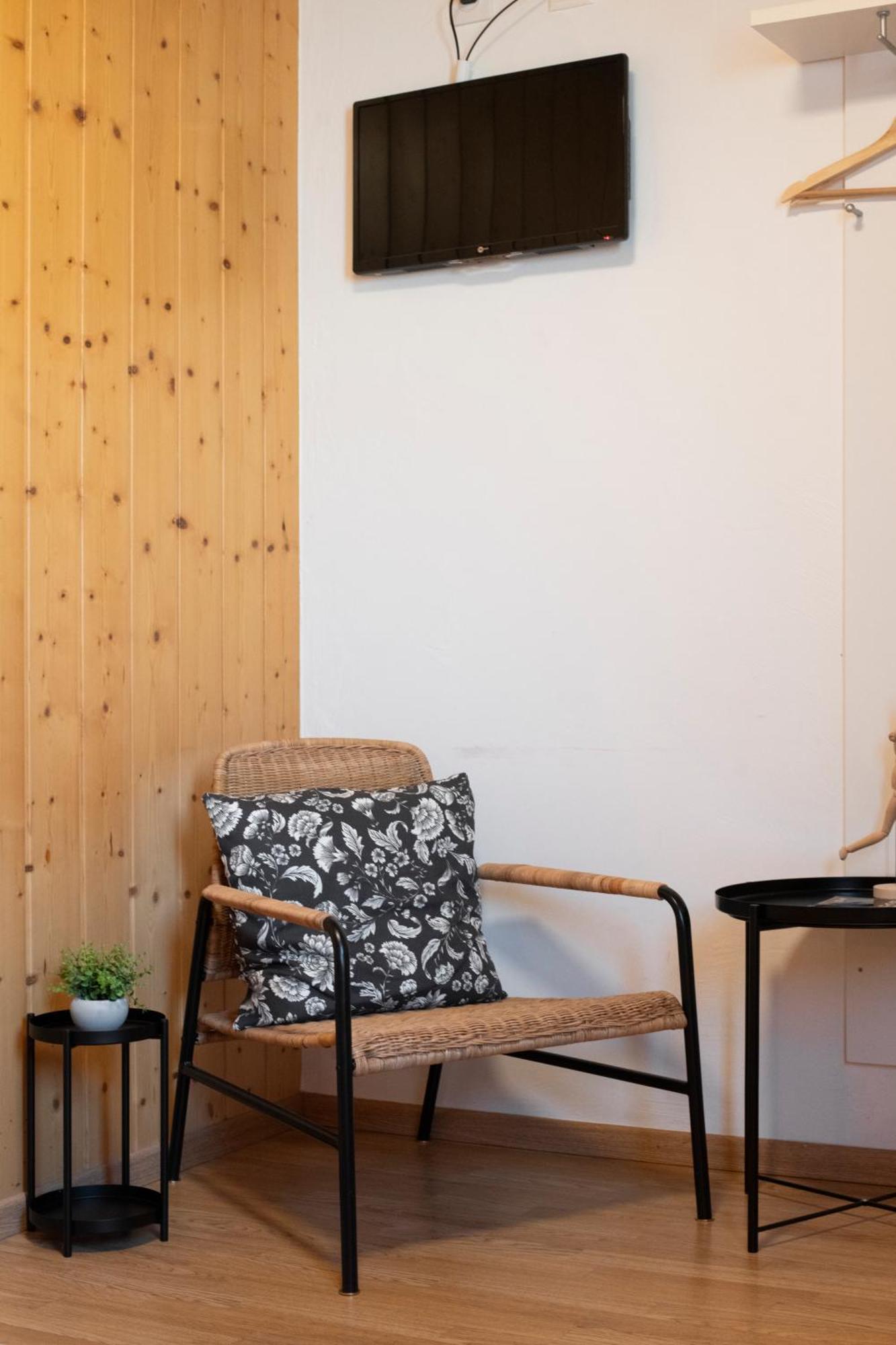 Motel-Restaurant 13 Etoiles Saint-Léonard エクステリア 写真