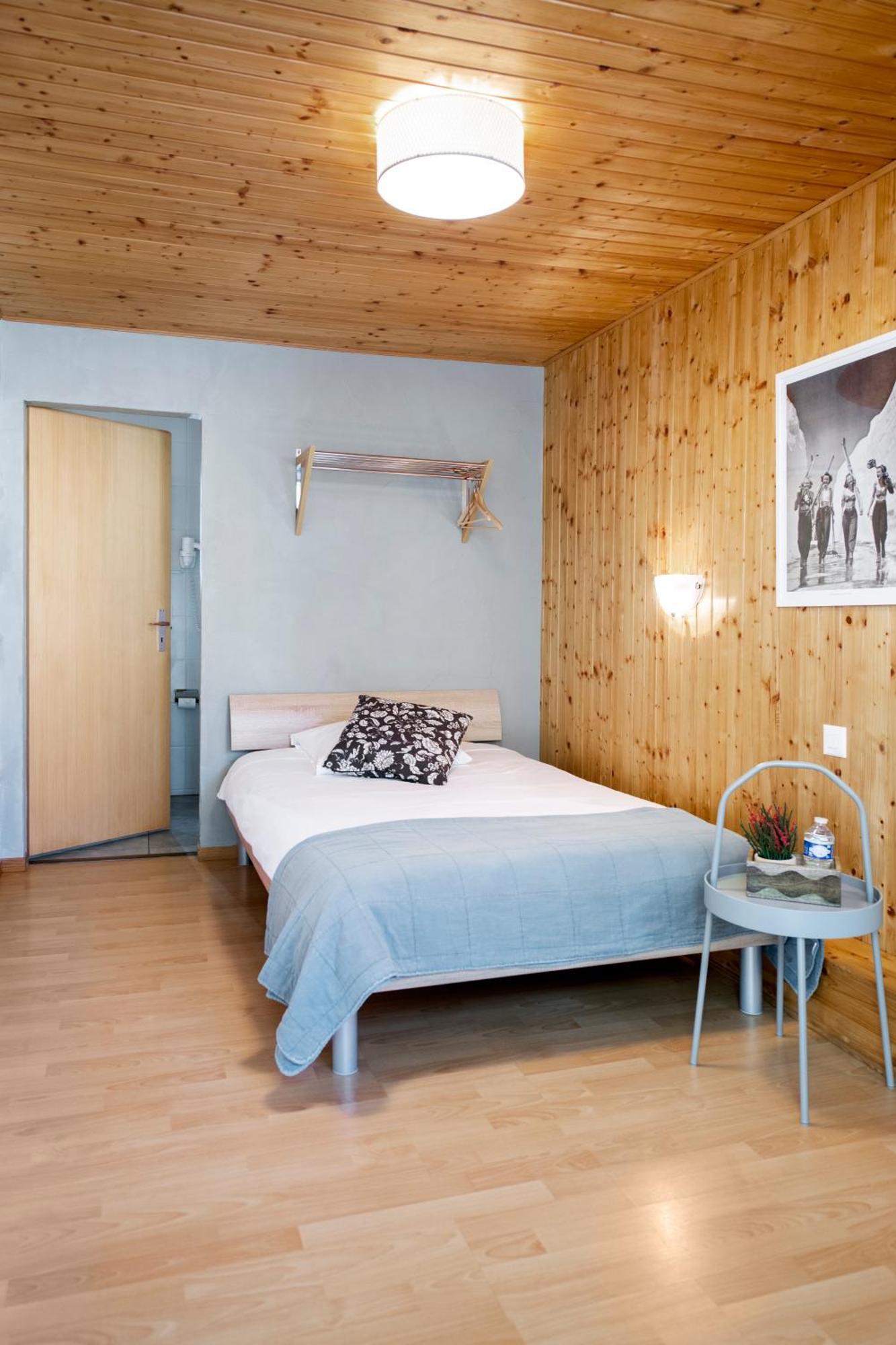 Motel-Restaurant 13 Etoiles Saint-Léonard エクステリア 写真